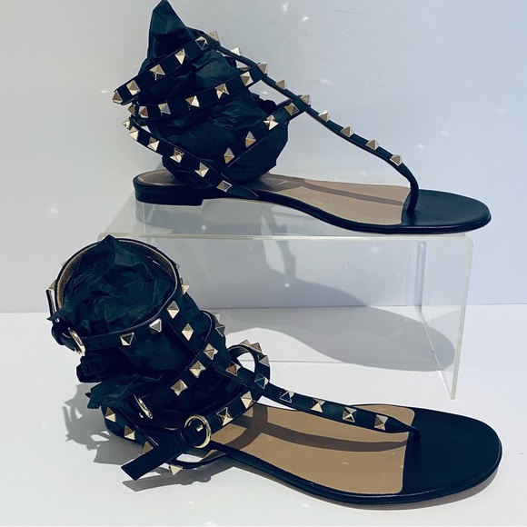 VALENTINO GARAVANI ROCKSTUD BLACK FLAT THONG SANDALS. - Picture 6 of 16
